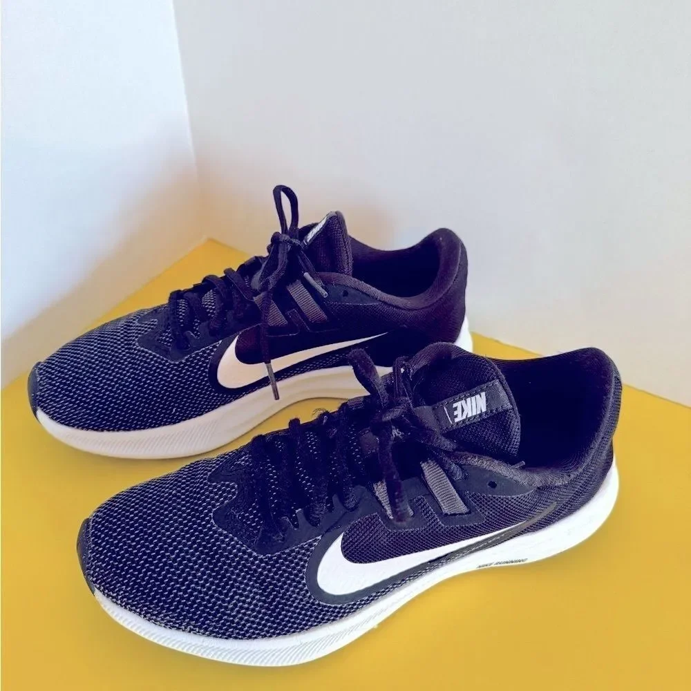 Nike Downshifter 9 Running Training Sneakers Women Size US 8
